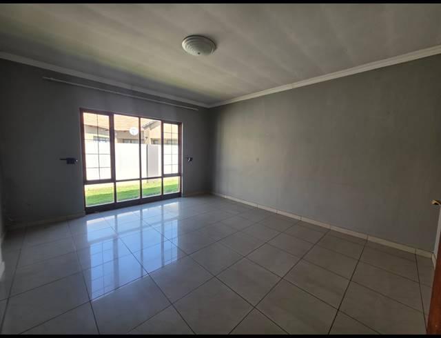 3 BEDROOM HOUSE TO LET IN VANDERBIJLPARK SE 8
